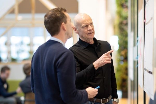 Qonnected wint tender Bouwhub Eindhoven
